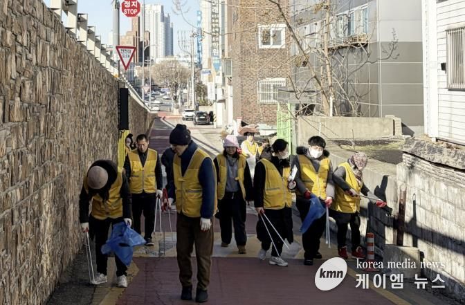 수원시 장안구 연무동, 마음샘정신재활센터와 함께 겨울 연말맞이 대청소 실시