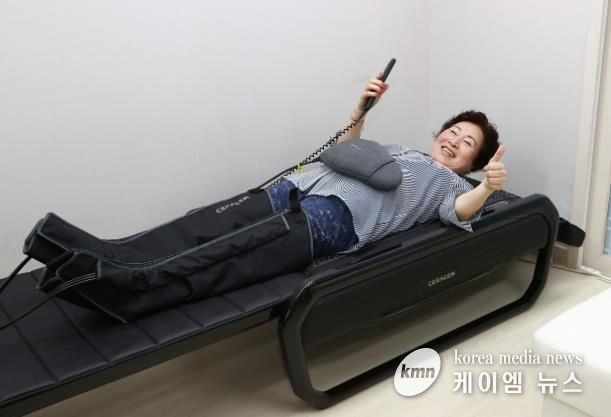 의왕시, 전국 최초 모든 경로당에 척추온열의료기 지원