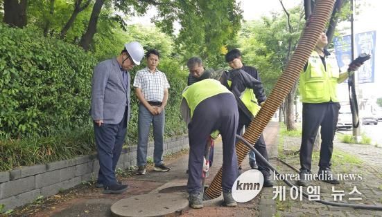 수원시 팔달구, 장마철 대비 빗물받이 준설 총력