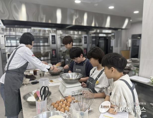 동행청년창업소에서 진행된 청소년 외식 교육 모습