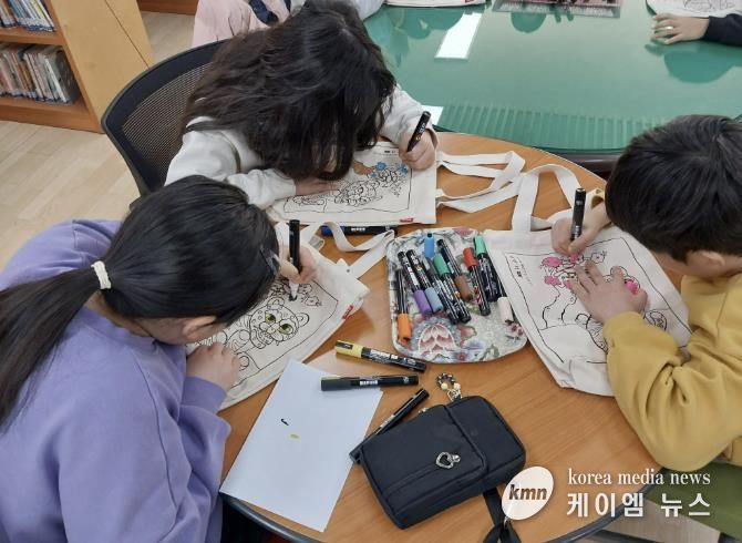 수원시 장안구 조원1동 새마을문고, 나만의 에코백 만들기 진행