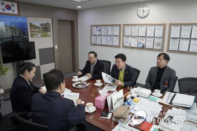 연천군, 지역구 국회의원과 함께 국회 농해수위 김선교 의원에 공설동물장묘시설 주변지역 주민지원 근거 마련을 위한 '동물보호법' 개정 건의문 전달