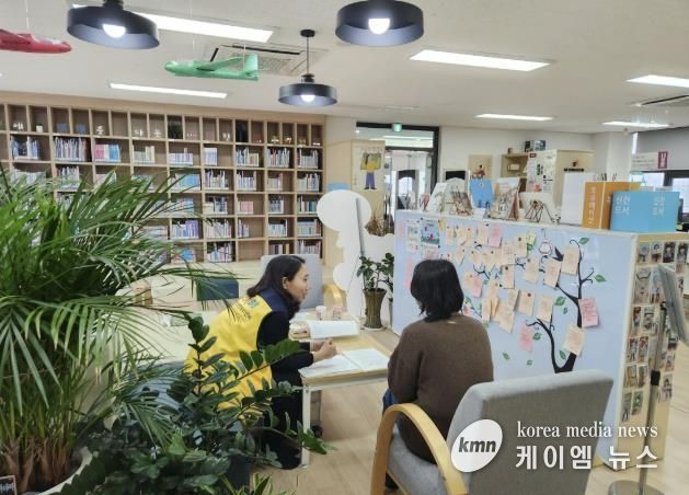 의왕시청소년재단 청소년상담복지센터, 도서관에 찾아온 상담부스‘찾아가는 마음세탁소’운영