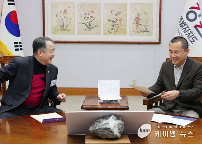 박종훈 춘천문화재단 이사장, 강원인재육성 장학금 기탁