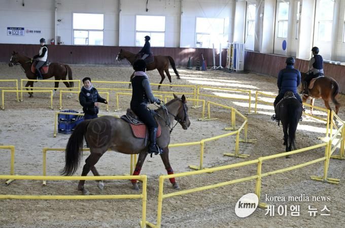 홍성군, 관내 초·중학생 승마 지원한다