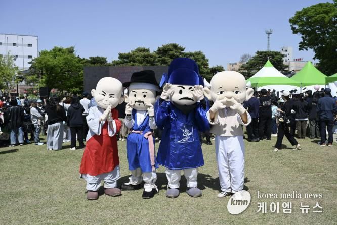 천만 관객 '왕과 사는 남자' 흥행에 '홍성' 성삼문 생가지 추모 물결 이어져~~