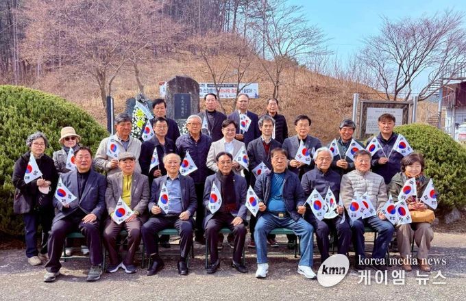 김포시 월곶면이 22일 월곶면 포내리에 위치한 월곶군하장터 3·22 만세운동 유적지에서 지역 독립운동 선열들의 숭고한 희생정신을 기리기 위한 기념식을 개최했다.