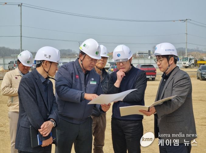 오른쪽에서 두 번째 김상철 본부장