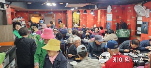 남양주시 퇴계원읍, 초마미엔과 ‘어르신 짜장 나눔데이’실시