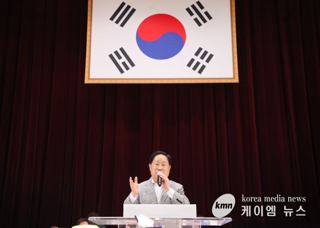 환영사하고 있는 주광덕 시장