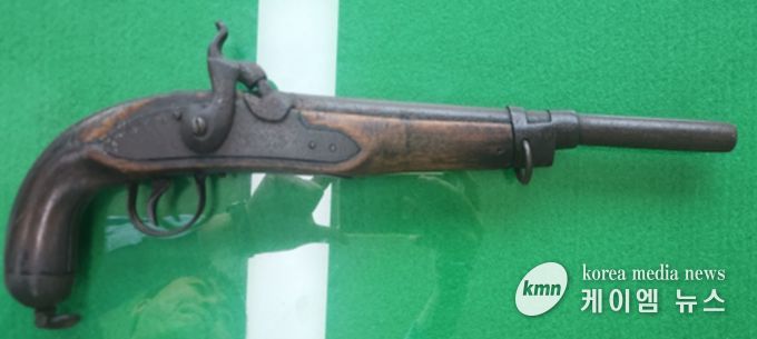 (2026년 유물수집에 열을 올리는 홍주성역사관)_뇌관식 기병총(19세기 추정)