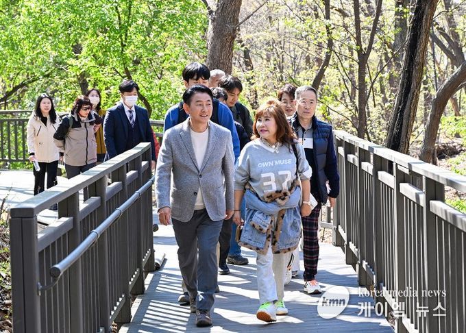 의정부시는 4월 7일 ‘추동 숲정원’에서 현장 점검을 실시했다.