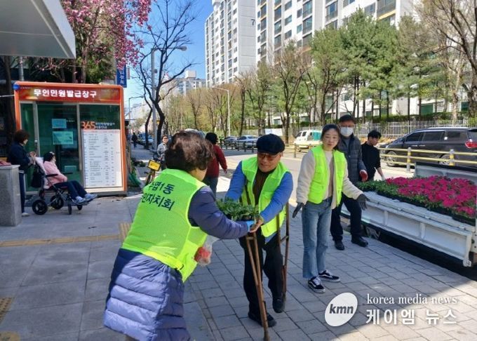 고양시 주엽1동, 봄맞이 초화 식재 행사 진행