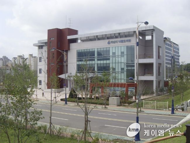 하남시 나룰도서관 전경