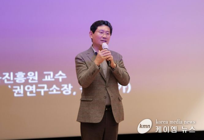 14일 시청 에이스홀에서 이상일 시장이 교육에 앞서 인사말을 하고 있다