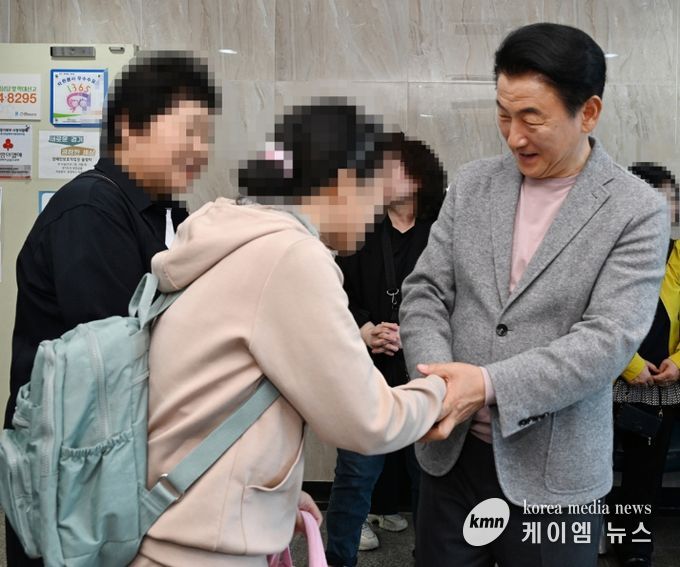 의정부시 관내 장애인보호작업장 솔빛터가 이용 장애인 31명과 함께 4월 14일부터 3박 5일간 자립 역량 강화를 위한 베트남 해외 문화체험 및 견학을 실시한다.