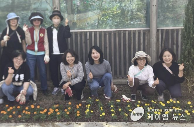 수원시 영통구 망포1동 손바닥정원단 봄맞이 손바닥정원 조성