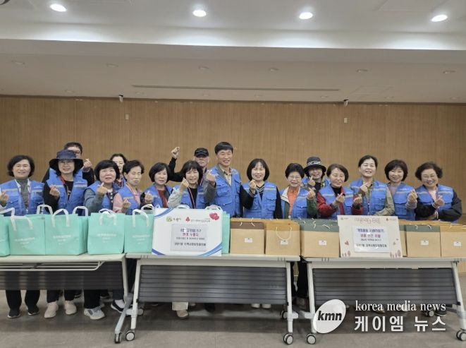 의왕시 내손1동 지역사회보장협의체, 저소득 취약계층 40가구에 시원한 여름 선물 전달