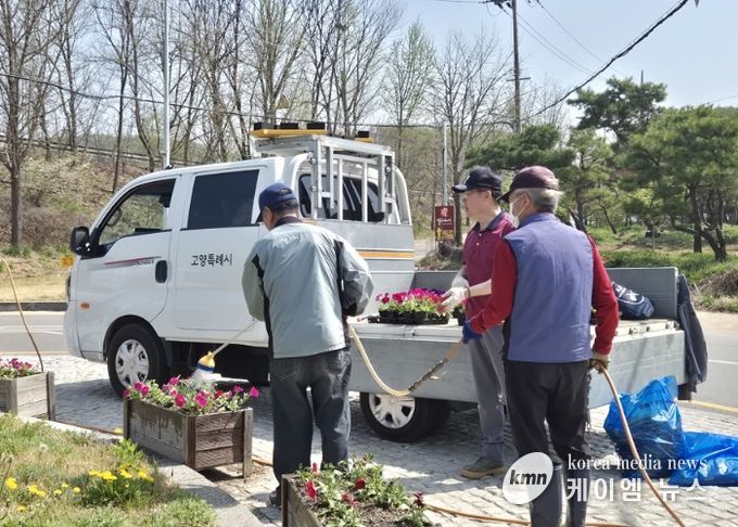 고양시 흥도동, 봄맞이 다채로운 봄꽃 식재